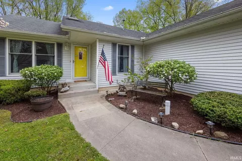 Exterior - 52522 Ruth St, Granger, IN 46530 photo 2 of 10