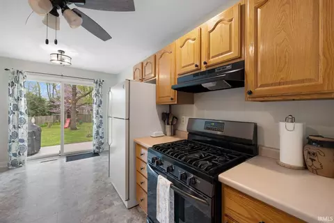 Kitchen - 52522 Ruth St, Granger, IN 46530 photo 2 of 4