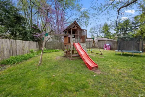Exterior - 52522 Ruth St, Granger, IN 46530 photo 9 of 10