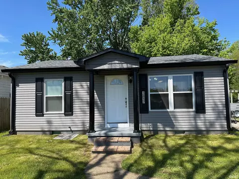 1317 S Third St, Boonville, IN 47601