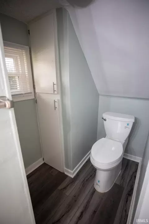 Bath - 105 N Ecker Ave, Bourbon, IN 46504 photo 1 of 5