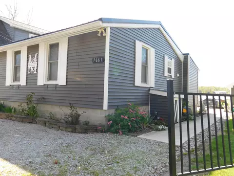 7661 W Rock Lake Shore Dr, Akron, IN 46910
