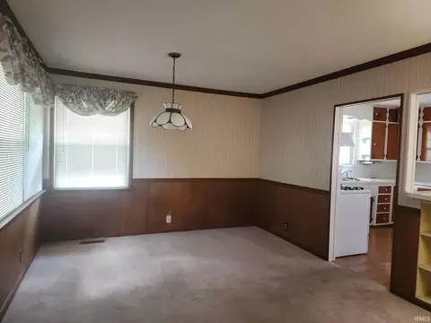 400 W Third St, Fairmount, IN 46928 photo 6