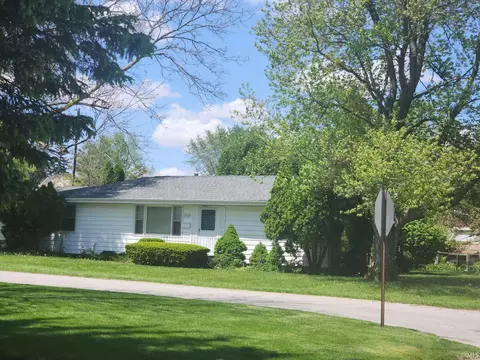 400 W Third St, Fairmount, IN 46928 photo 1