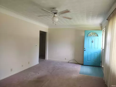 400 W Third St, Fairmount, IN 46928 photo 2