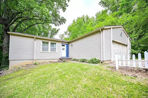 2816 W More Dr, Rockport, IN 47635