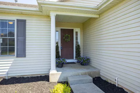 51158 Old Cottage Dr, Granger, IN 46530 photo 2