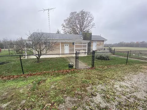 260 Lyons Ln, Heltonville, IN 47436