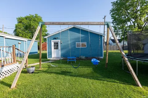 1013 W Brook St, Mitchell, IN 47446 photo 4