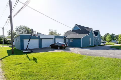1013 W Brook St, Mitchell, IN 47446 photo 3