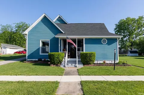 1013 W Brook St, Mitchell, IN 47446 photo 2