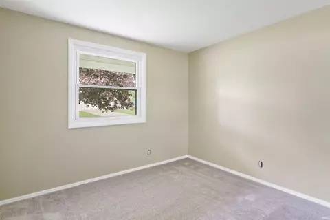 40 E Bragg Ave, Upland, IN 46989 photo 13
