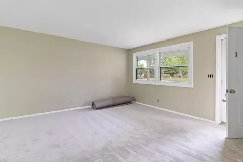 40 E Bragg Ave, Upland, IN 46989 photo 4