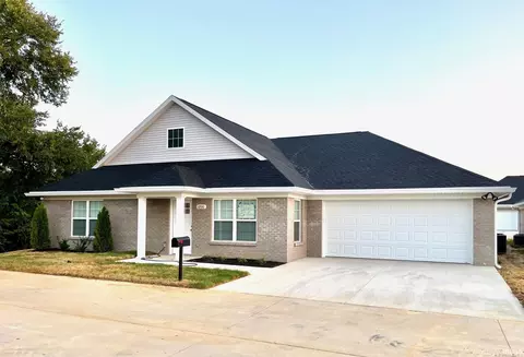 6700 Palm Ct, Evansville, IN 47715