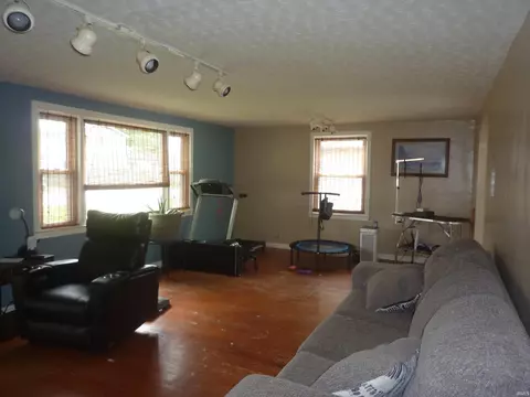 511 E Marion St, Converse, IN 46919 photo 4