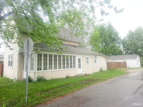 323 E Kickapoo St, Hartford City, IN 47348