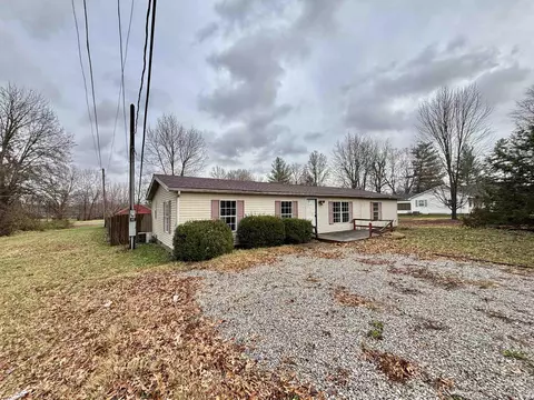 899 NE 6th St, Linton, IN 47441