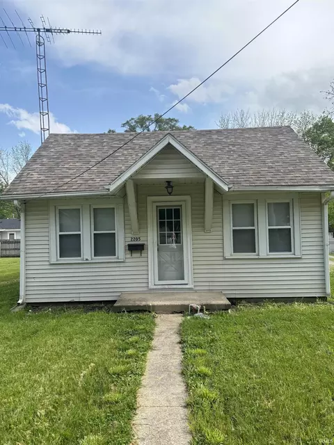 2205 E 8th St, Muncie, IN 47304 photo 1
