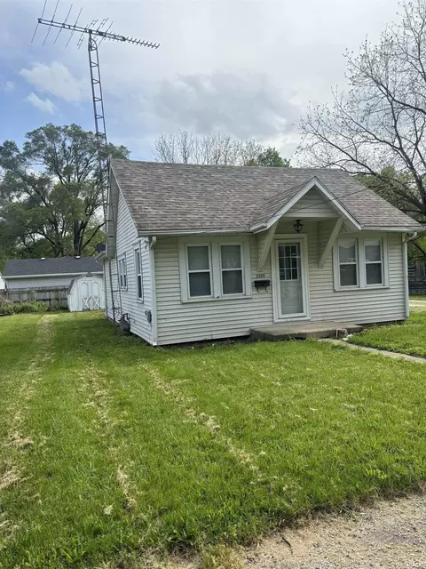 2205 E 8th St, Muncie, IN 47304 photo 2