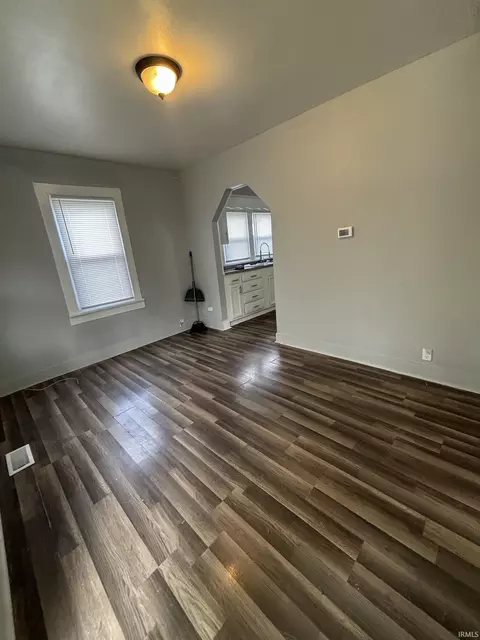 2205 E 8th St, Muncie, IN 47304 photo 3