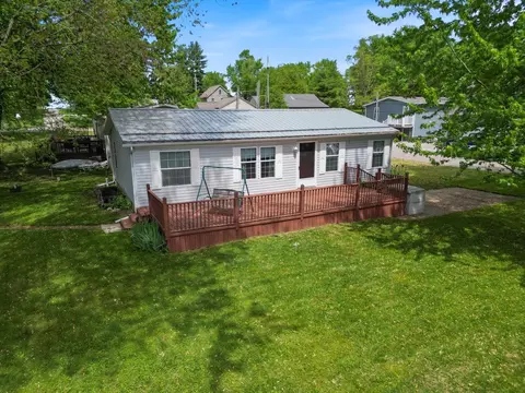 9113 S Faye Ln, Claypool, IN 46510