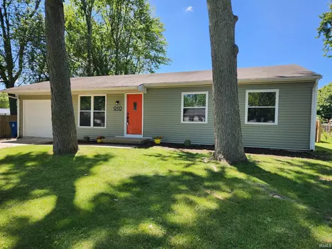 910 E North E St, Gas City, IN 46933