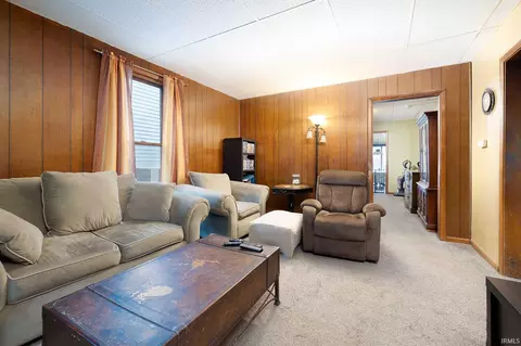 726 W Howe St, Bloomington, IN 47403 photo 4