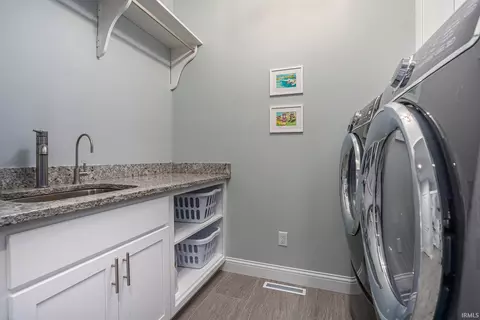 16060 Cobblestone Square Dr, Granger, IN 46530 photo 21