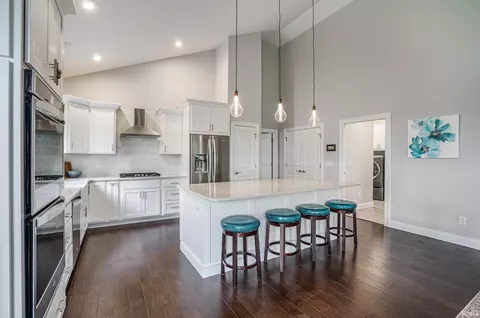 16060 Cobblestone Square Dr, Granger, IN 46530 photo 8
