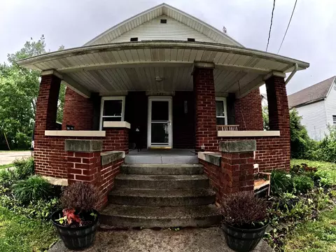 221 Carl St, Winchester, IN 47394