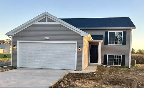 6435 N Maplecrest Dr, Orland, IN 46776