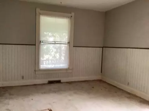 213 E Main St Ave, Greentown, IN 46936 photo 7