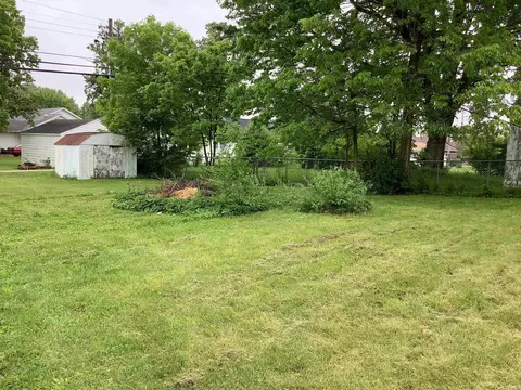 213 E Main St Ave, Greentown, IN 46936 photo 2