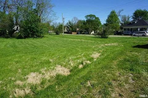 424 S 8th St, Mitchell, IN 47446 photo 2