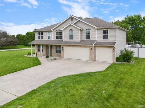 405 N Davis St, Wolcott, IN 47995