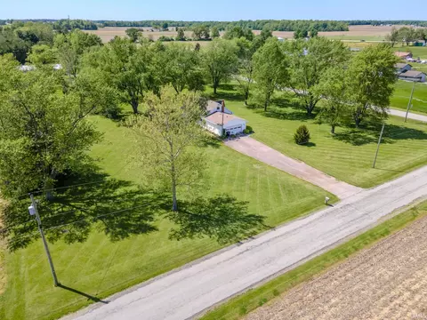 7915 Lafayette Center Rd, Yoder, IN 46798 photo 4