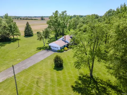7915 Lafayette Center Rd, Yoder, IN 46798 photo 3