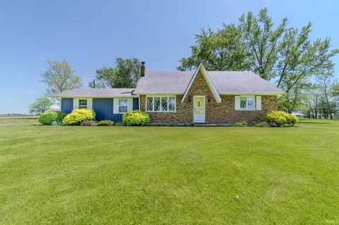 7915 Lafayette Center Rd, Yoder, IN 46798 photo 2