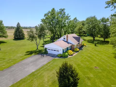 7915 Lafayette Center Rd, Yoder, IN 46798 photo 1