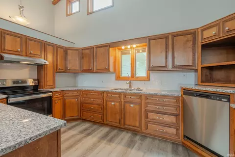 562 W Seitz St, Jasper, IN 47546 photo 22