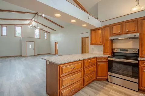 562 W Seitz St, Jasper, IN 47546 photo 23
