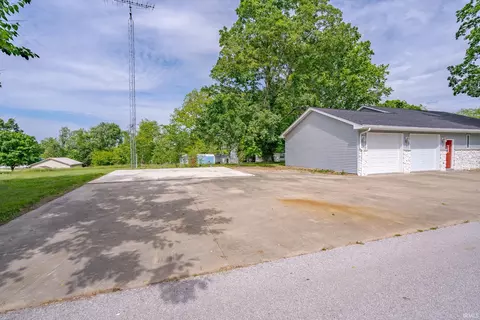 562 W Seitz St, Jasper, IN 47546 photo 9