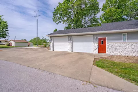562 W Seitz St, Jasper, IN 47546 photo 8