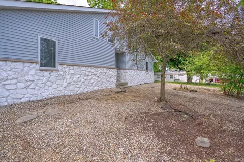 562 W Seitz St, Jasper, IN 47546 photo 5