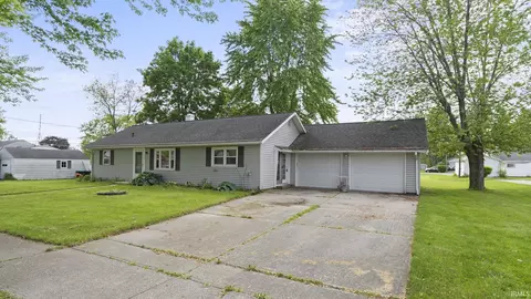 525 S Oak St, Waterloo, IN 46793 photo 2