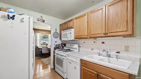 525 S Oak St, Waterloo, IN 46793 photo 7