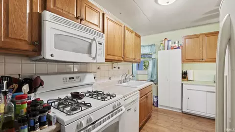 525 S Oak St, Waterloo, IN 46793 photo 8