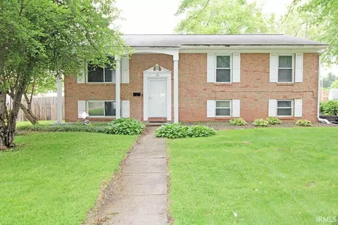 330 Indian Trl Dr, Evansville, IN 47715