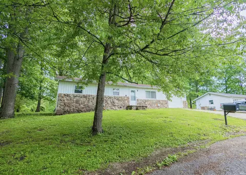 104 Briar Ave, Bedford, IN 47421