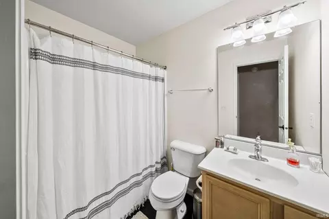11555 Harbridge Dr, Granger, IN 46530 photo 17